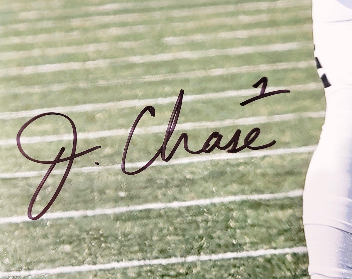 Ja'Marr Chase Autographed 16x20 Photo Cincinnati Bengals Beckett BAS QR Stock #205627