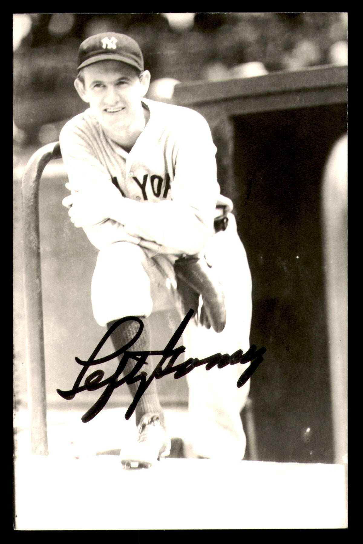 Lefty Gomez Autographed 3.5x5.5 Postcard New York Yankees