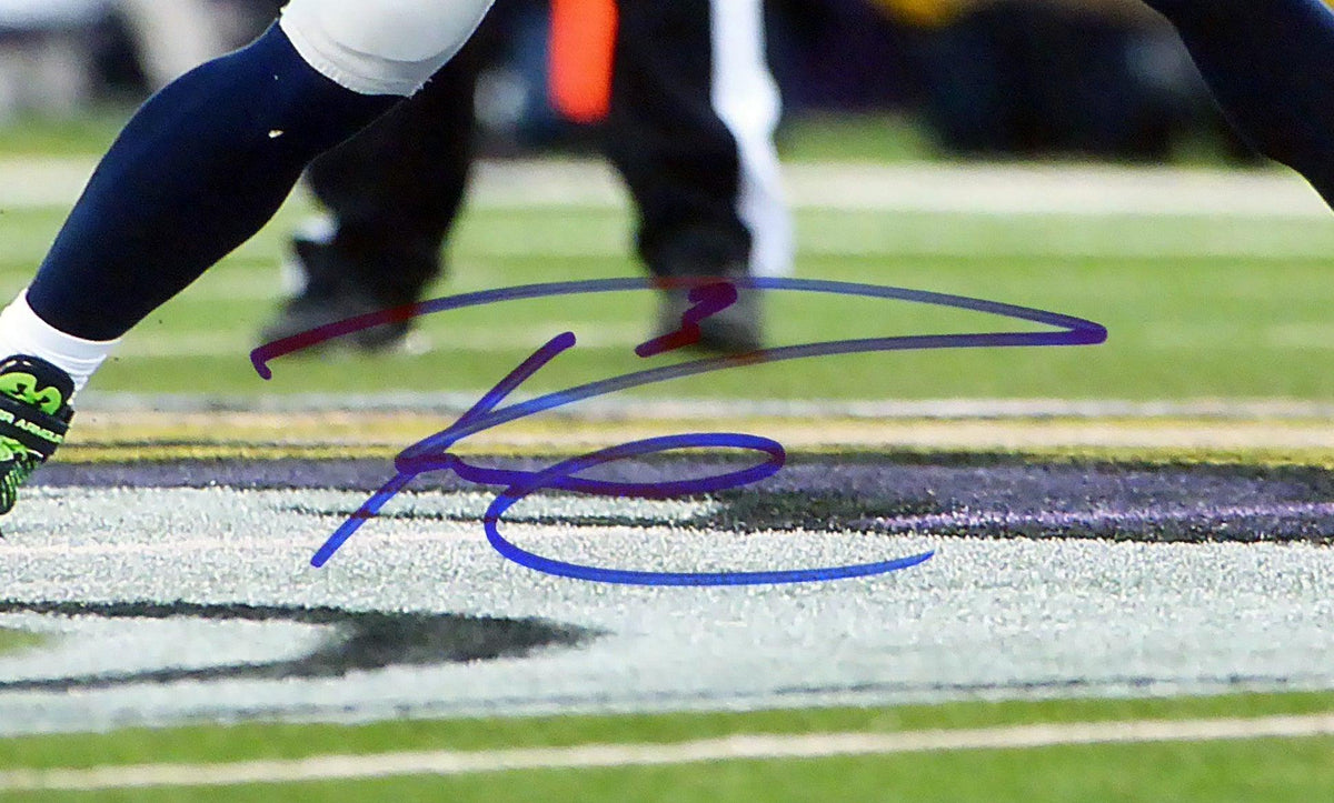 Russell Wilson Autographed 16x20 Photo Seattle Seahawks RW Holo Stock #105128